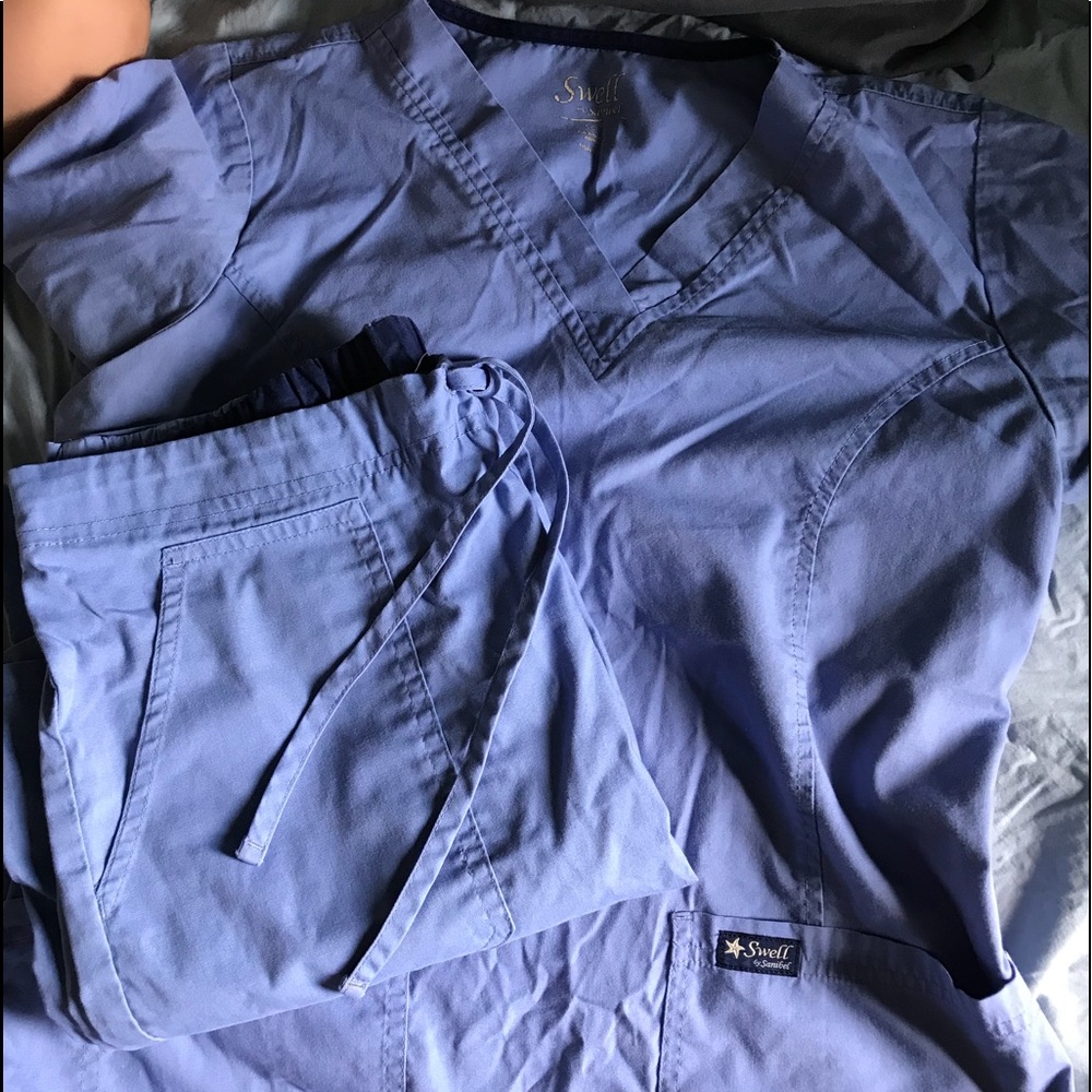 Scrub set